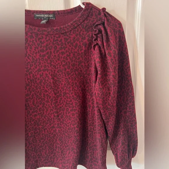 Banana Republic Animal Print Long Sleeve Top XS Petite - Picture 3 of 6